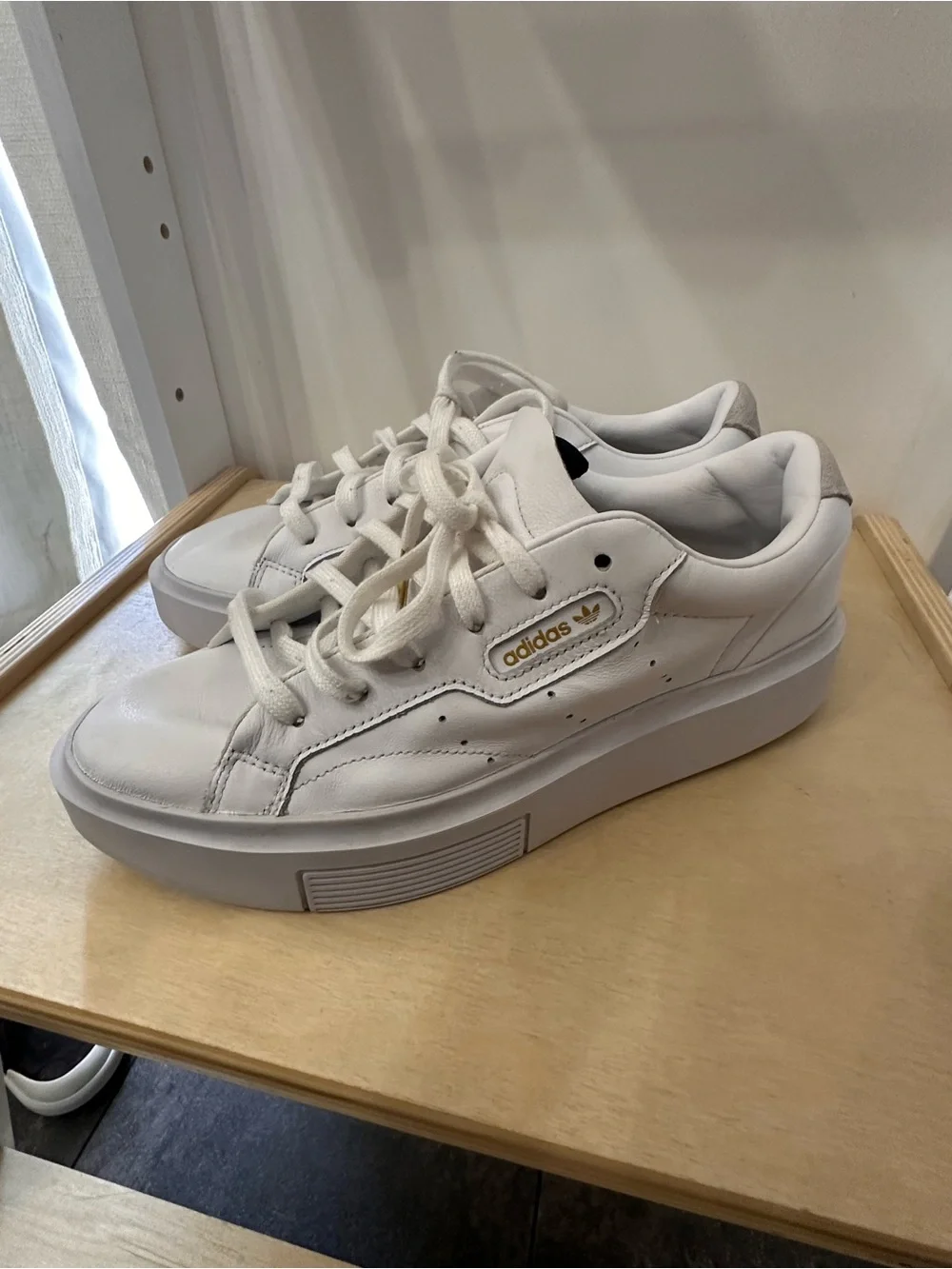 Adidas Women's Sleek Super Low-Top Platform Sneakers Sz 9